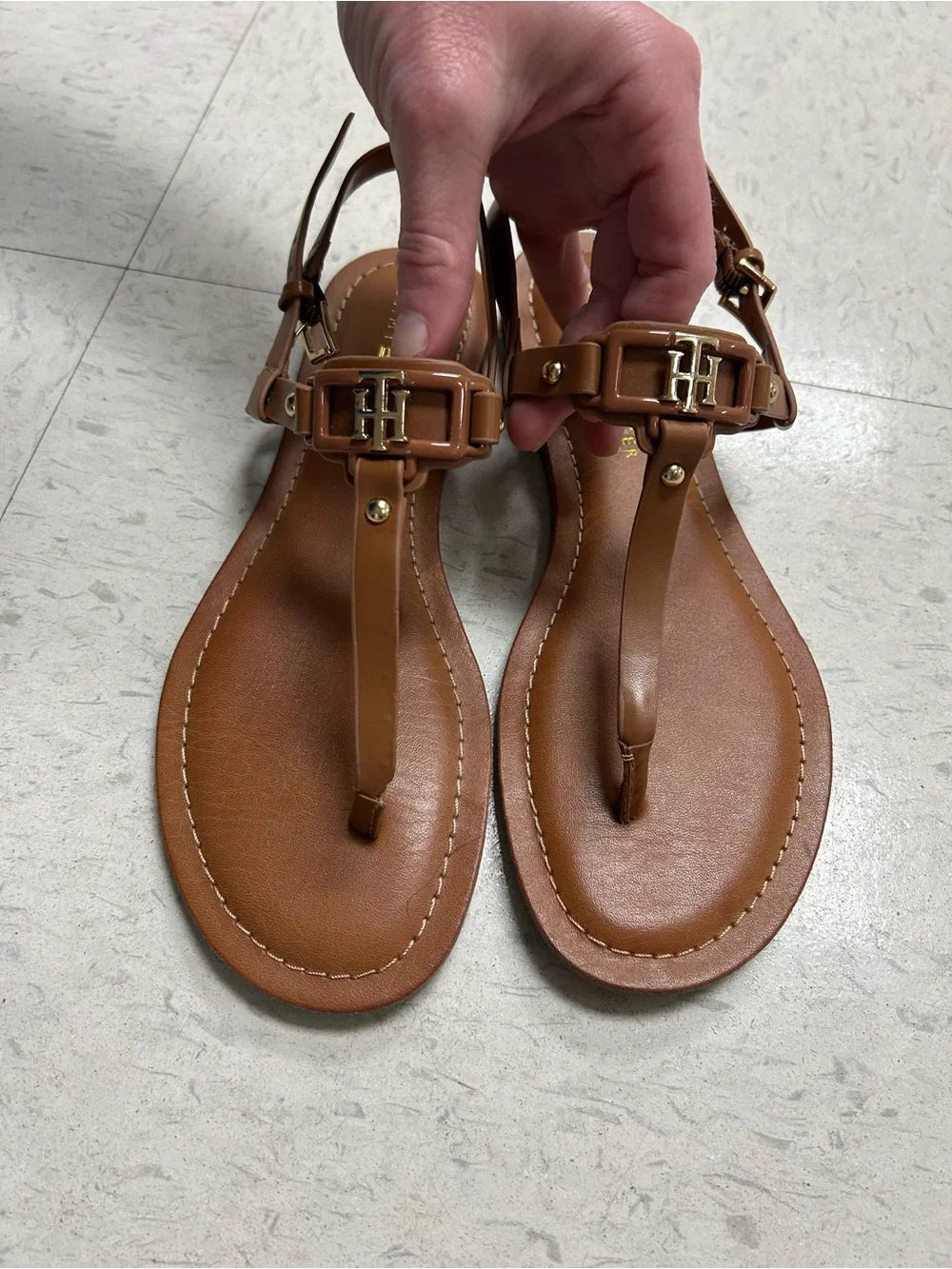 OFFERS OPEN! Tommy Hilfiger Brown Leather T-Strap Sandals Women’s size 7 sandals